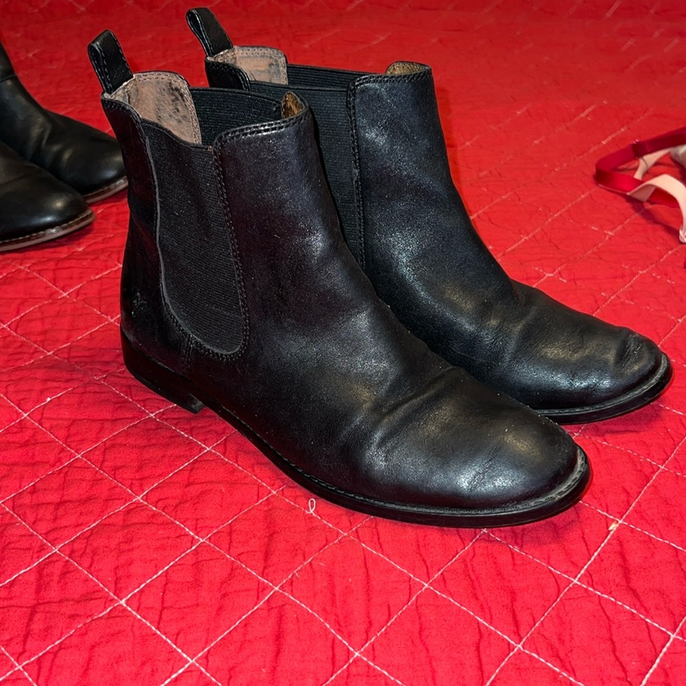 FRYE Anna Chelsea Boot